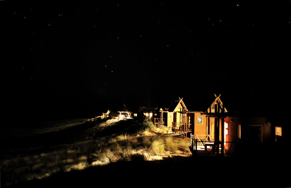 Xaus Lodge Twee Rivieren Exterior foto